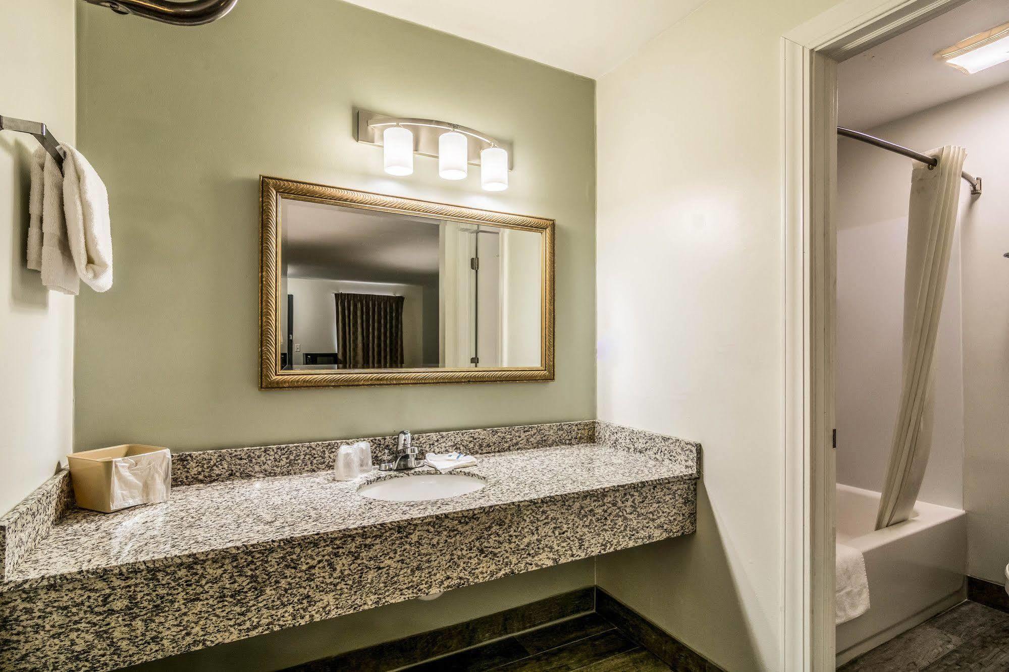 Rodeway Inn Portage Εξωτερικό φωτογραφία